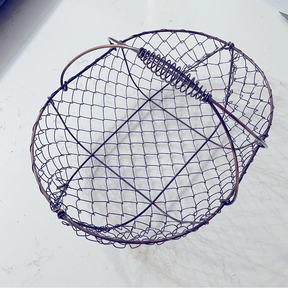 Vintage Rusty Wire Egg Basket with Handle,11” x8”